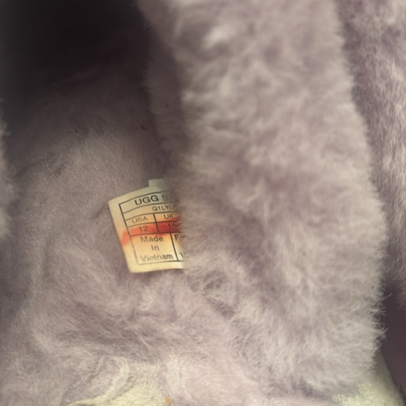 Ugg platform slippers/ everyday wear 
Hard to find purple ! - Picture 3 of 7